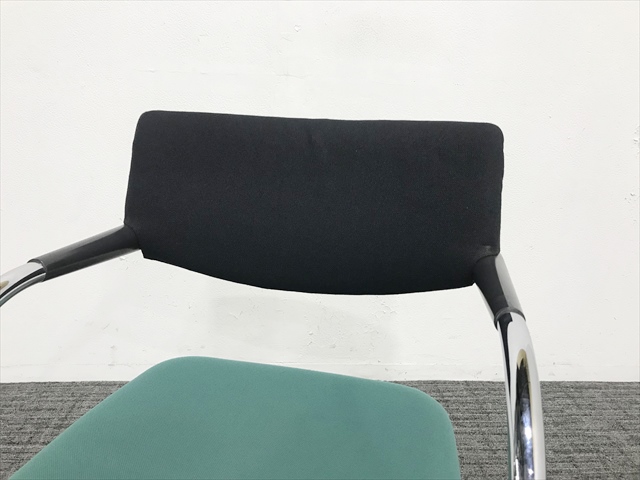 Vitra/ヴィトラのミーティングチェア 肘付 ビザビ[Vitra/ヴィトラ][中古]|ミーティングチェア-チェア  オフィス家具（中古）通販ならHappy（ハッピー）